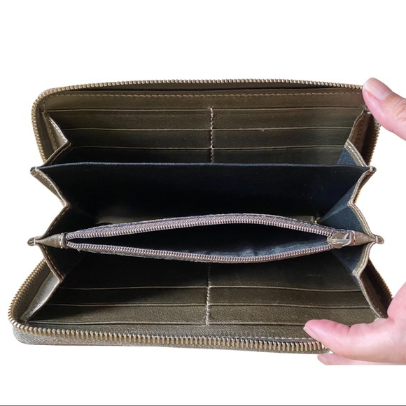 **SOLD**Gucci GG Brown Long Zippy Wallet - Picture 5 of 7